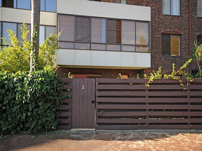 2/6 McNamara Way, Cottesloe WA 6011
