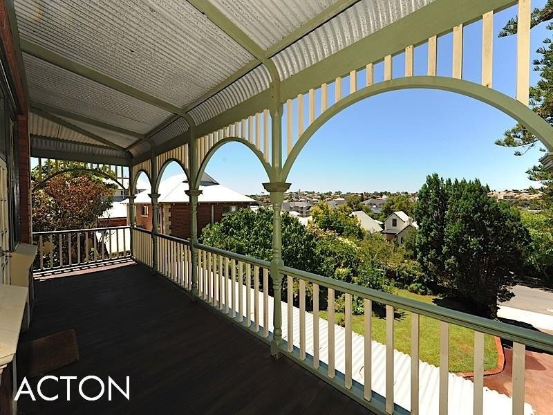 56 Harvest Road, North Fremantle WA 6159