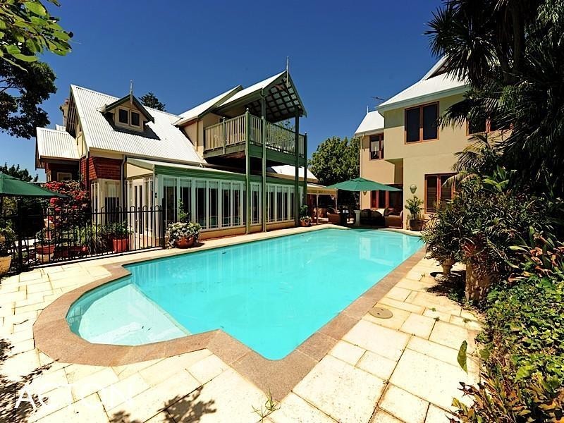 56 Harvest Road, North Fremantle WA 6159