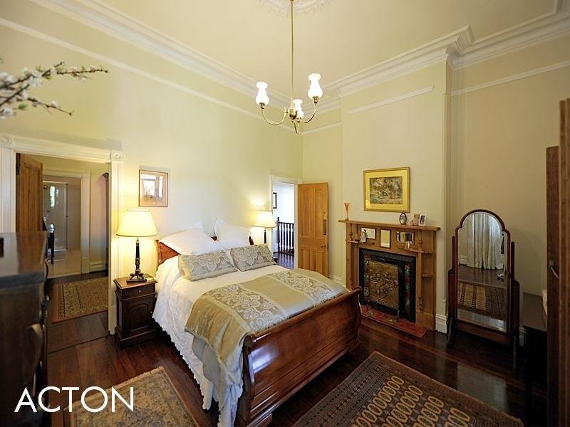 56 Harvest Road, North Fremantle WA 6159