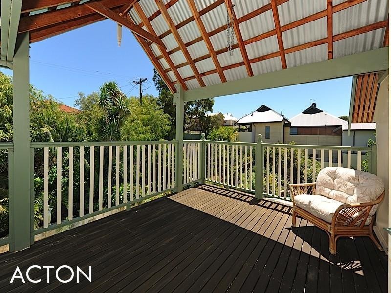 56 Harvest Road, North Fremantle WA 6159