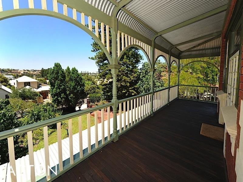 56 Harvest Road, North Fremantle WA 6159