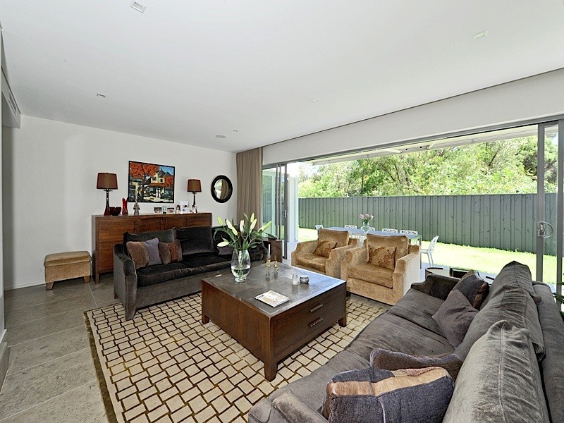 2 Nailsworth Street, Cottesloe WA 6011
