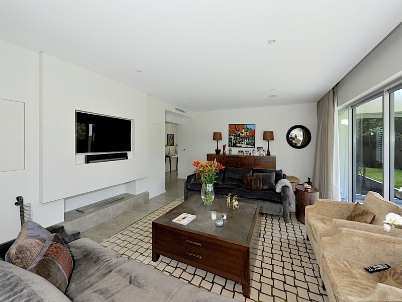 2 Nailsworth Street, Cottesloe WA 6011