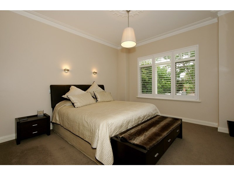 16 Wood Street, Swanbourne WA 6010