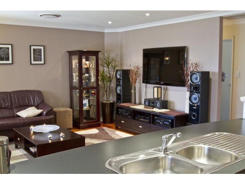 6 Levis Drive, Canning Vale WA 6155