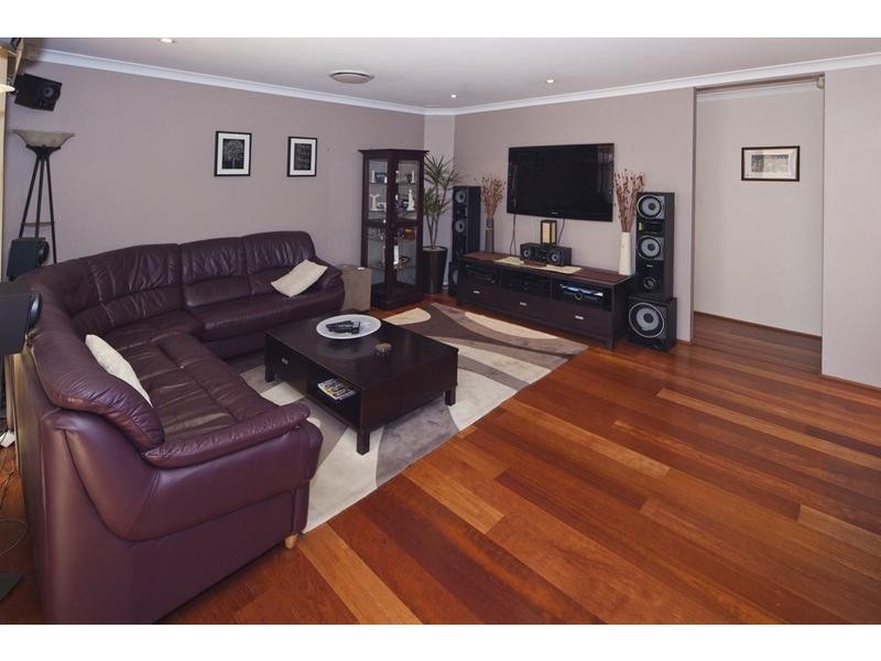 6 Levis Drive, Canning Vale WA 6155