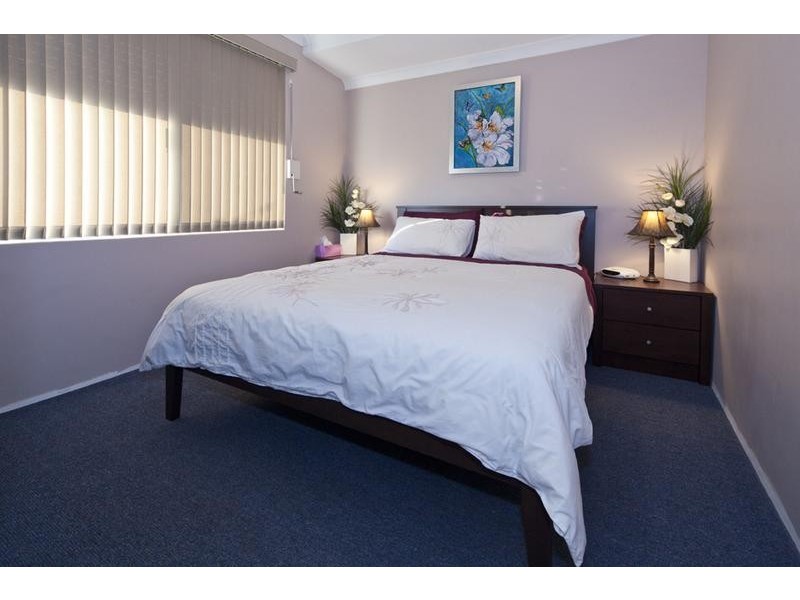 6 Levis Drive, Canning Vale WA 6155