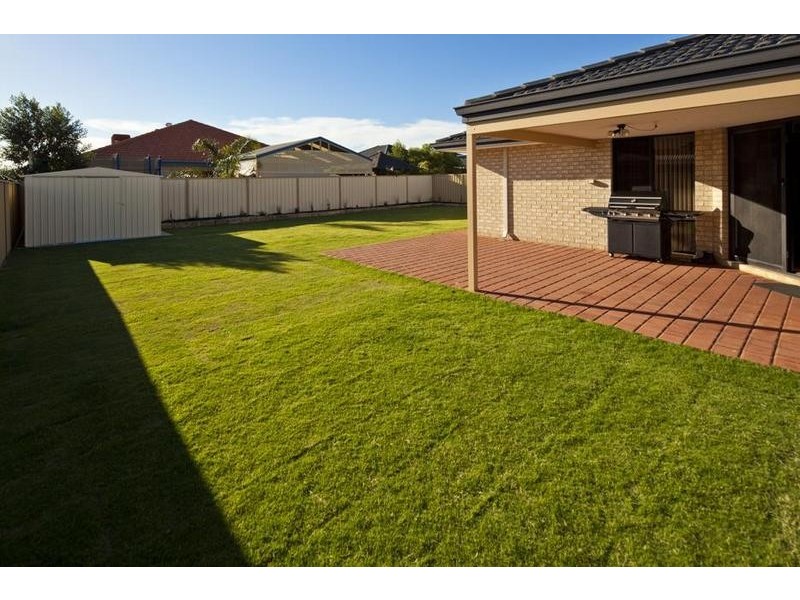 6 Levis Drive, Canning Vale WA 6155