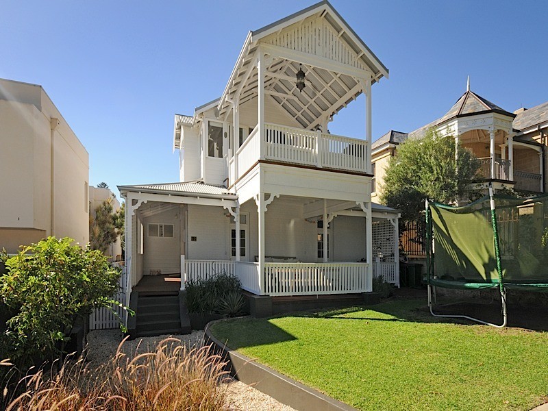 12 Deane Street, Cottesloe WA 6011