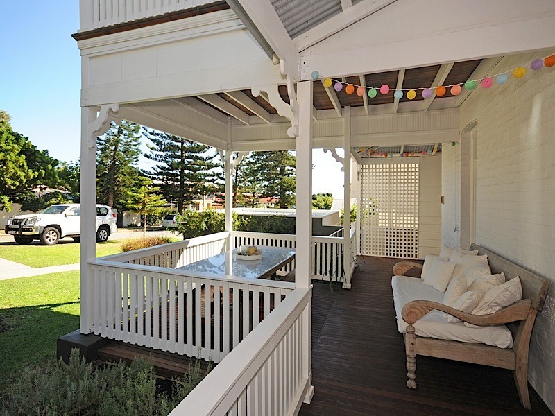 12 Deane Street, Cottesloe WA 6011