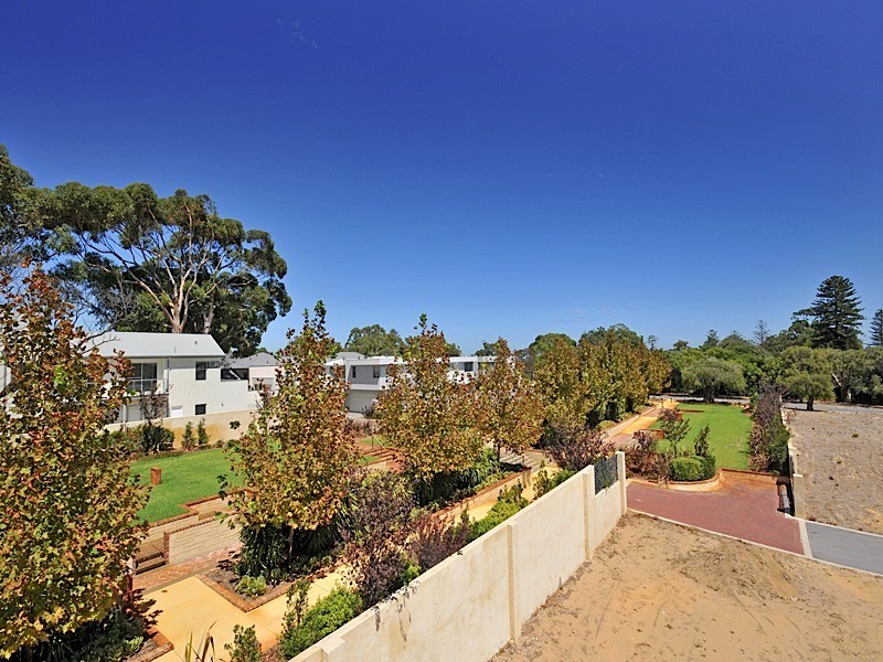 8a Devon Road, Swanbourne WA 6010