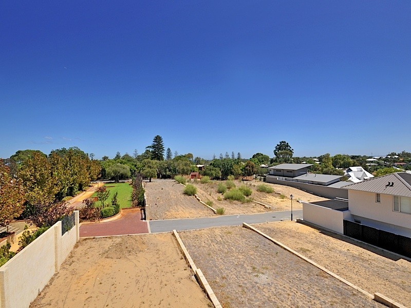 8a Devon Road, Swanbourne WA 6010