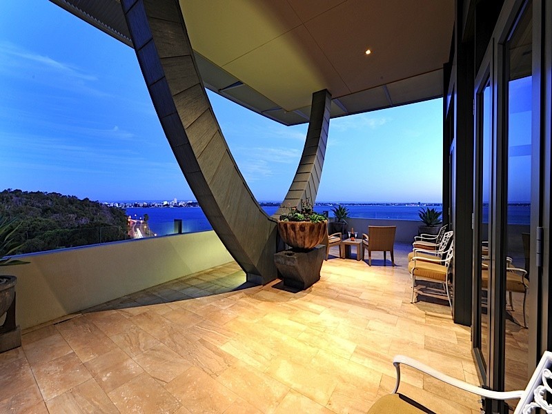 15/8 Mounts Bay Road, Crawley WA 6009