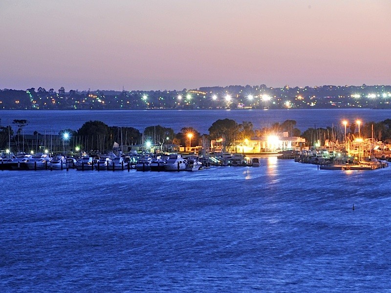 15/8 Mounts Bay Road, Crawley WA 6009