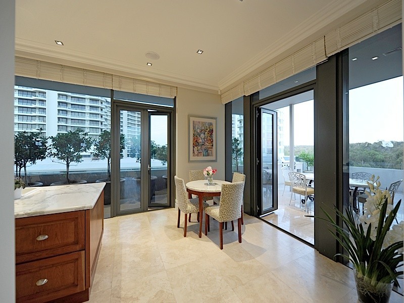 15/8 Mounts Bay Road, Crawley WA 6009