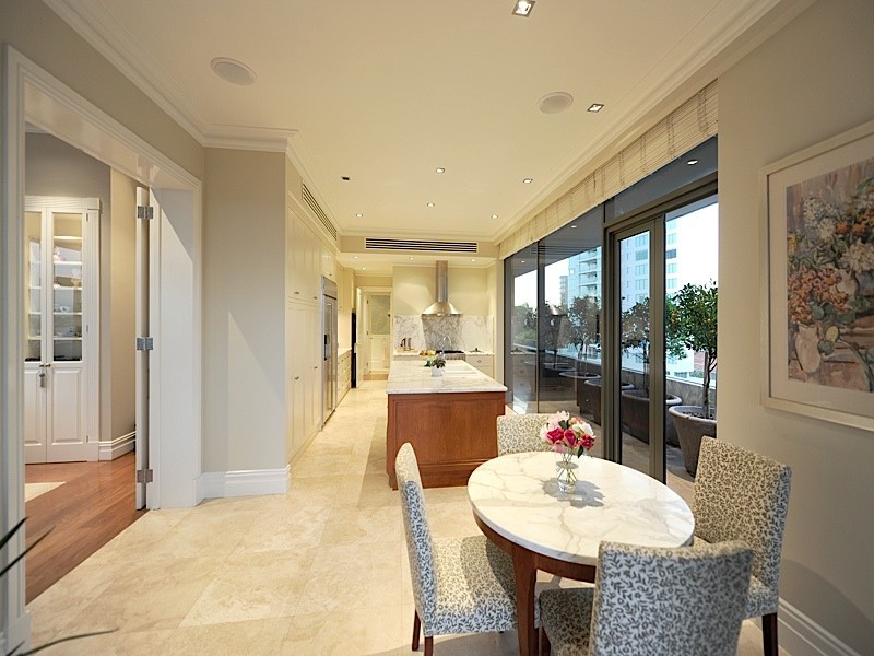 15/8 Mounts Bay Road, Crawley WA 6009