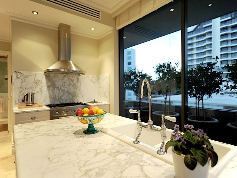 15/8 Mounts Bay Road, Crawley WA 6009