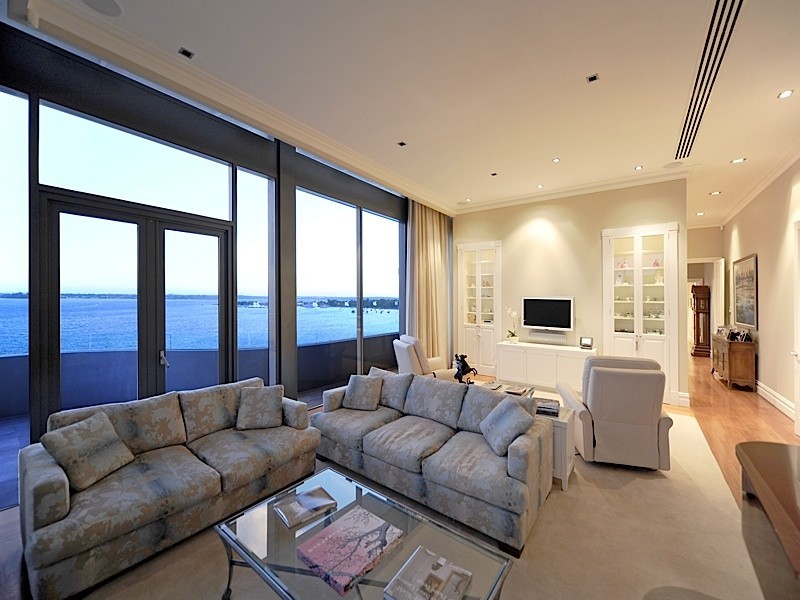 15/8 Mounts Bay Road, Crawley WA 6009