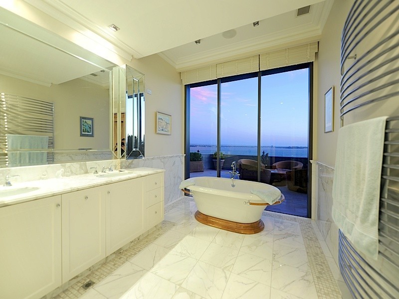 15/8 Mounts Bay Road, Crawley WA 6009