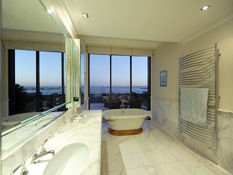 15/8 Mounts Bay Road, Crawley WA 6009