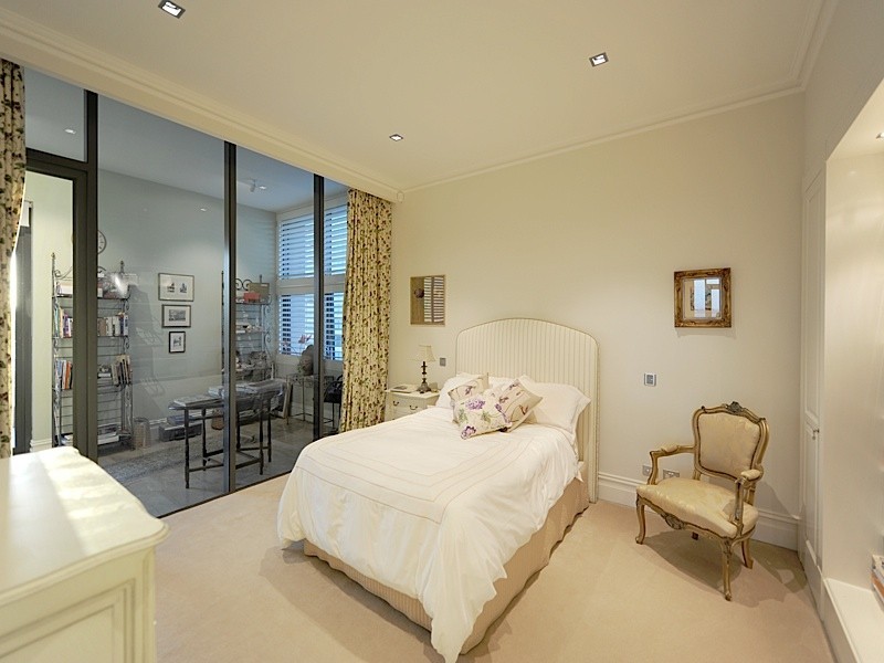 15/8 Mounts Bay Road, Crawley WA 6009