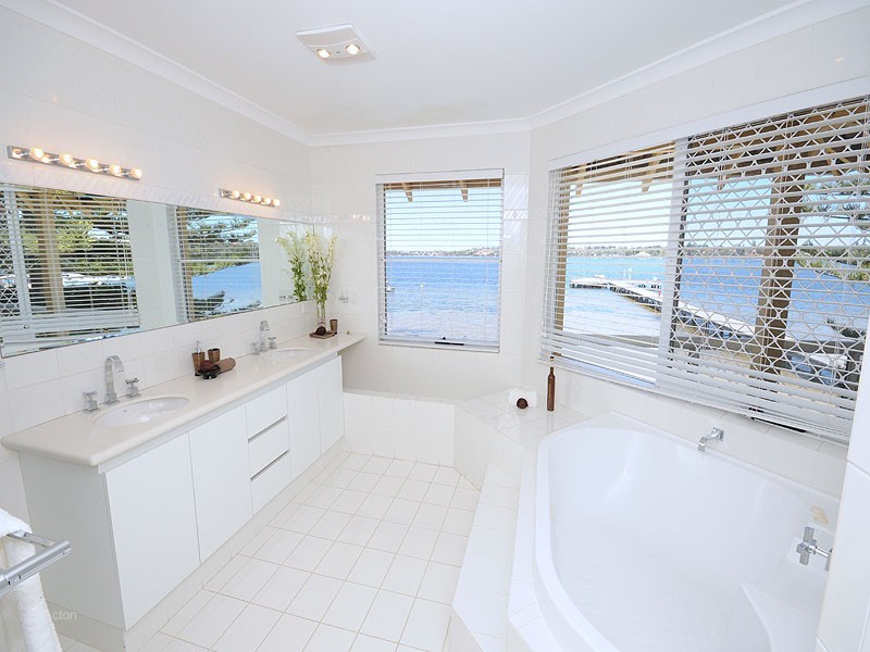 2 Jetty Road, Claremont WA 6010