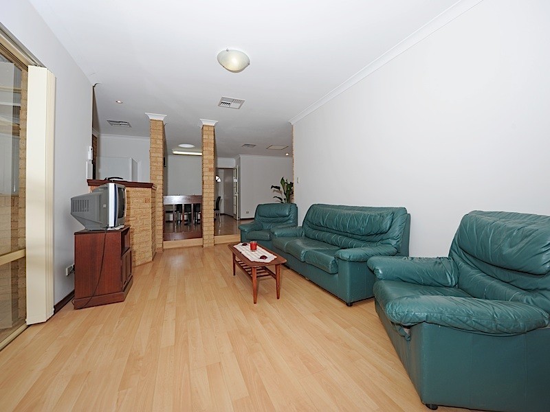 9 Delphi Place, Coogee WA 6166