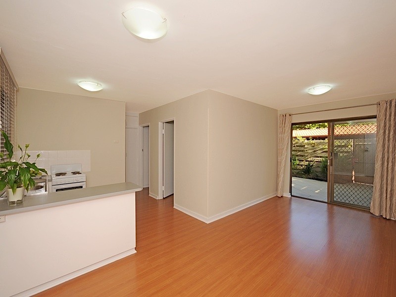 2/6 McNamara Way, Cottesloe WA 6011