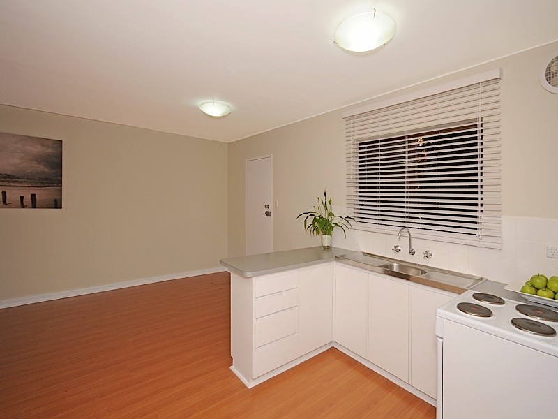 2/6 McNamara Way, Cottesloe WA 6011