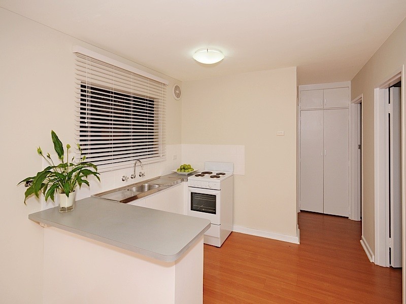 2/6 McNamara Way, Cottesloe WA 6011