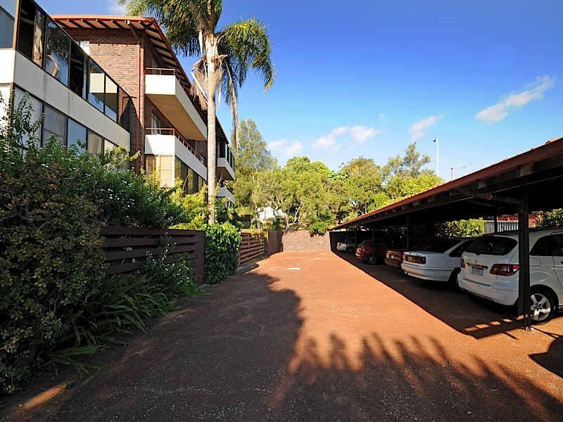 2/6 McNamara Way, Cottesloe WA 6011
