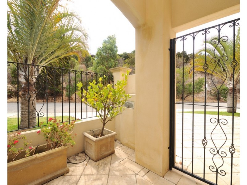 63 Harvest Road, North Fremantle WA 6159