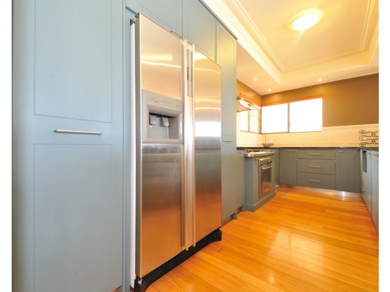 63 Harvest Road, North Fremantle WA 6159