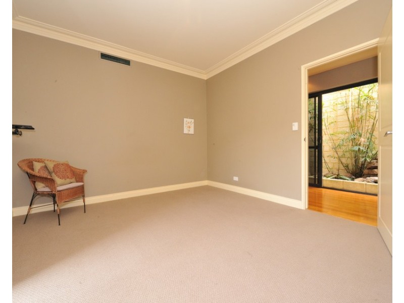 63 Harvest Road, North Fremantle WA 6159