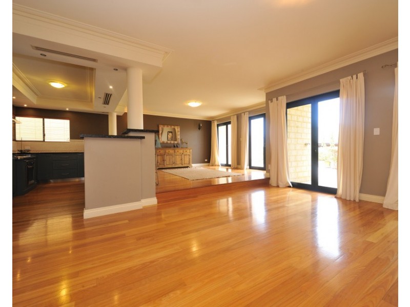 63 Harvest Road, North Fremantle WA 6159