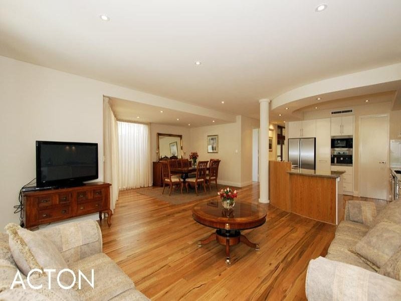 16 Reginald Street, Cottesloe WA 6011