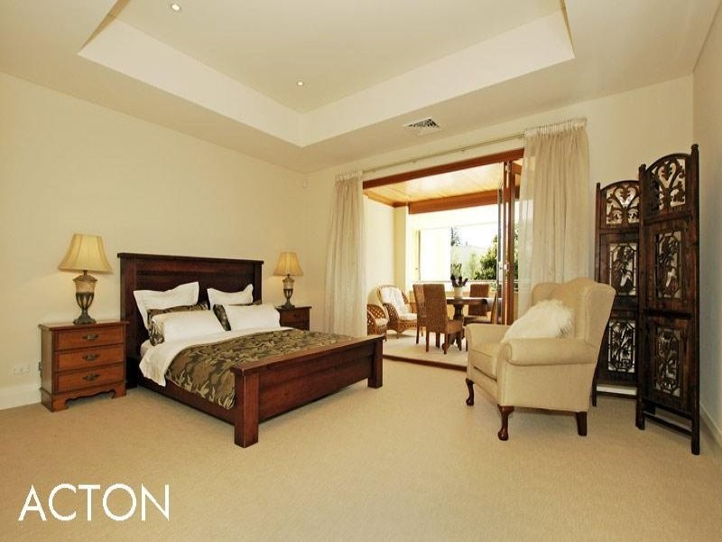 16 Reginald Street, Cottesloe WA 6011