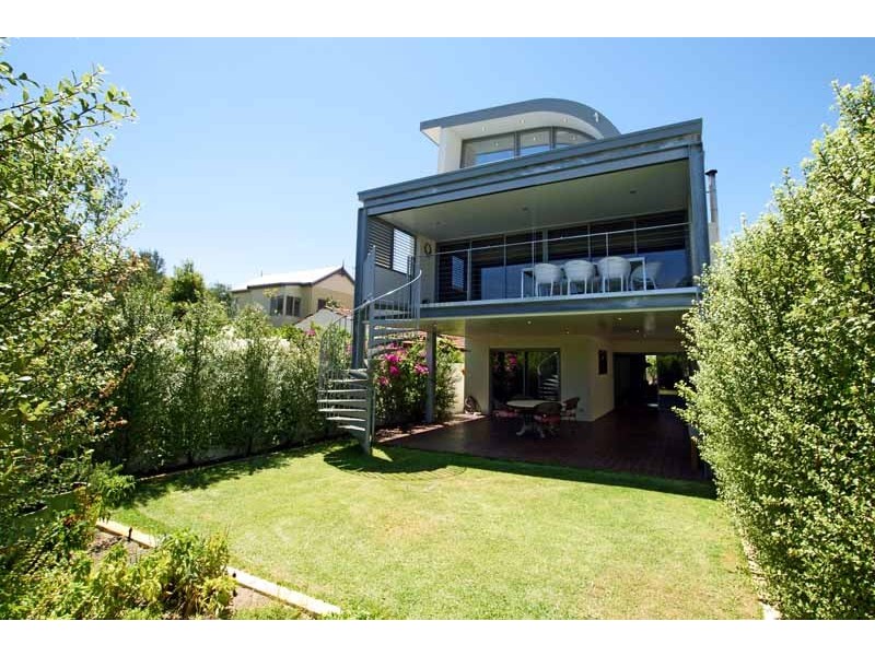 43 Curtin Ave, Cottesloe WA 6011