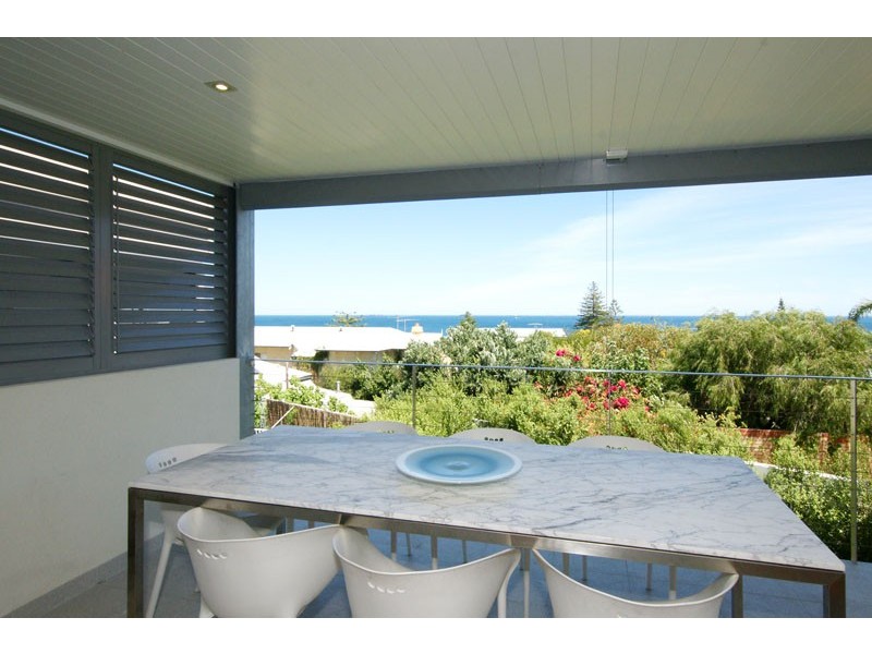 43 Curtin Ave, Cottesloe WA 6011