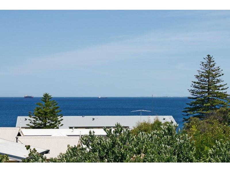 43 Curtin Ave, Cottesloe WA 6011