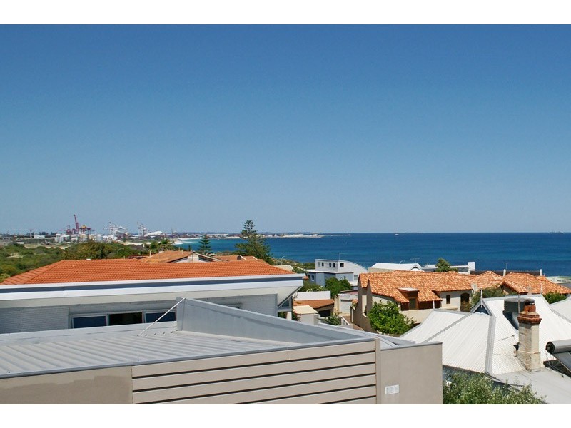 43 Curtin Ave, Cottesloe WA 6011