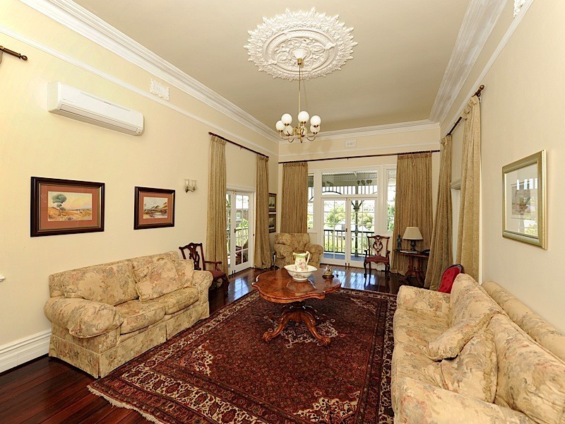 56 Harvest Road, North Fremantle WA 6159