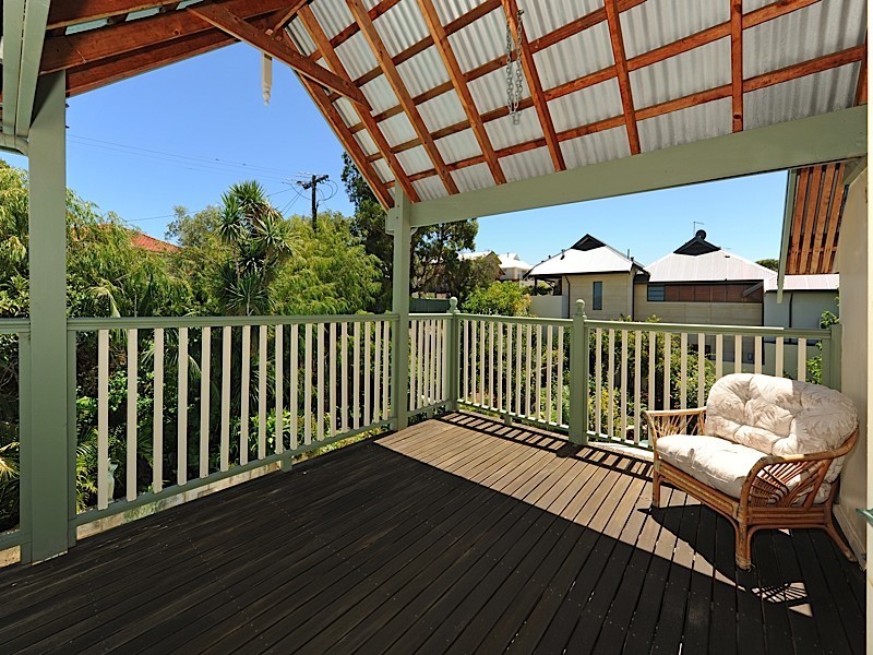 56 Harvest Road, North Fremantle WA 6159