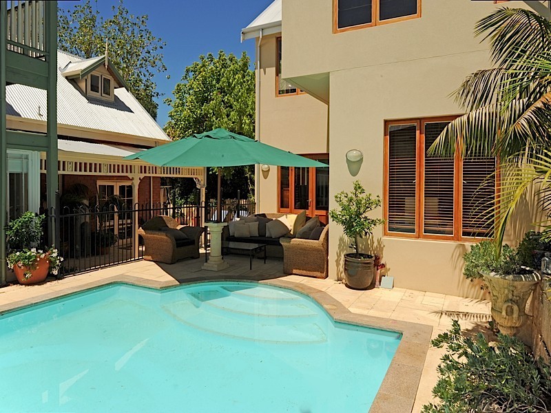 56 Harvest Road, North Fremantle WA 6159