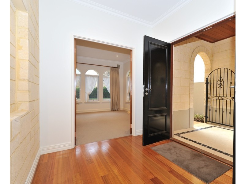 10 The Cutting, Mosman Park WA 6012