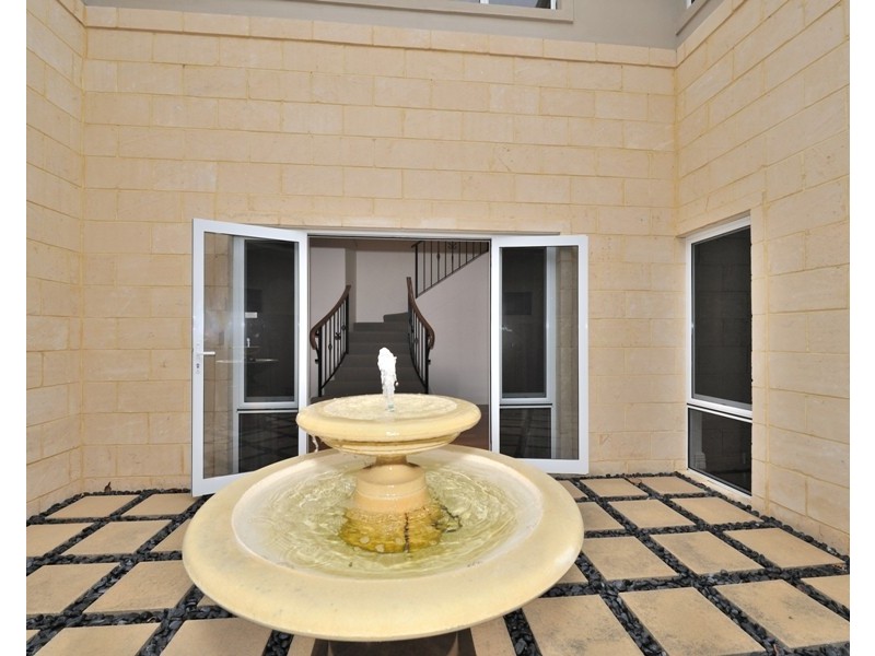 10 The Cutting, Mosman Park WA 6012