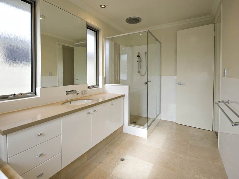 7 Barrow Crescent, North Coogee WA 6163