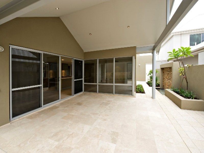 7 Barrow Crescent, North Coogee WA 6163