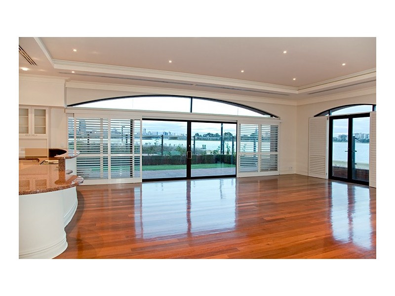 173 Mounts Bay Road, Crawley WA 6009